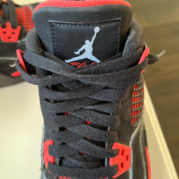 Jordon 4 Red Thunder Used-fair 6.6 GS (Grade School Size - Picture 4 of 7